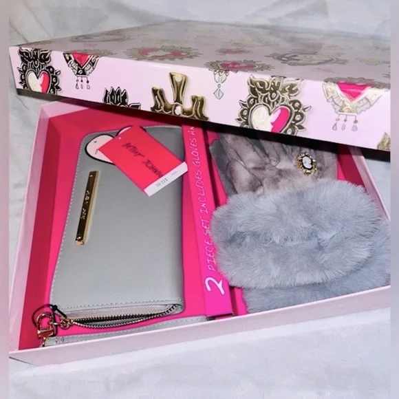 BETSEY JOHNSON SET Matching Wallet & Gloves NEW - Picture 8 of 9